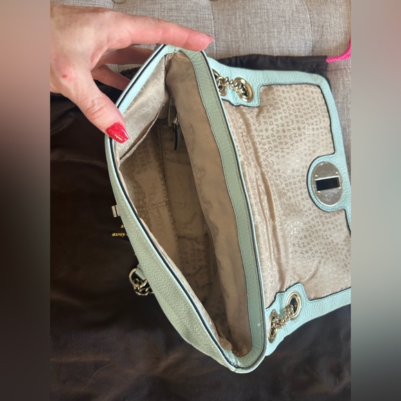 Kate spade shoulder clutch. Gorgeous. Gold details. - Picture 3 of 5